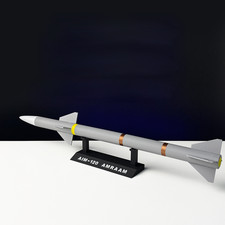 Modello militare USA Raytheon AIM-120 AMRAAM stampato in 3D 45 cm 1:8 collezione missili
