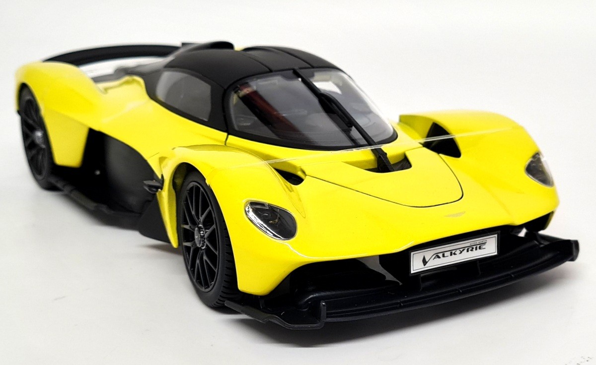 Maisto 1/18 Aston Martin Valkyrie Hypercar Yellow Diecast Scale Model Car