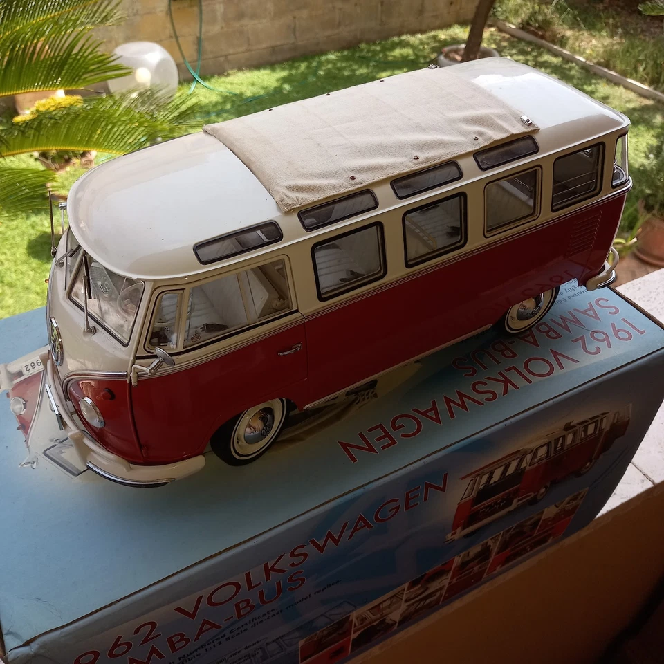 Sun Star  5071  VW 1962 Volkswagen Samba Bus 1:12 - Immagine 4 di 4