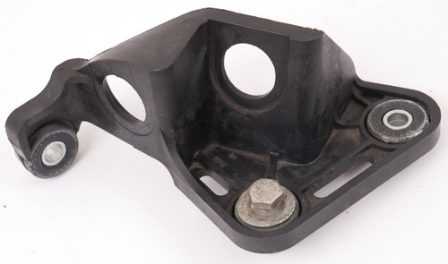 🚩  Audi Q3 8U 2016 2.0 TDI  NFZ 6-Gang Getriebe Halterung Schaltseil 5Q0711789A