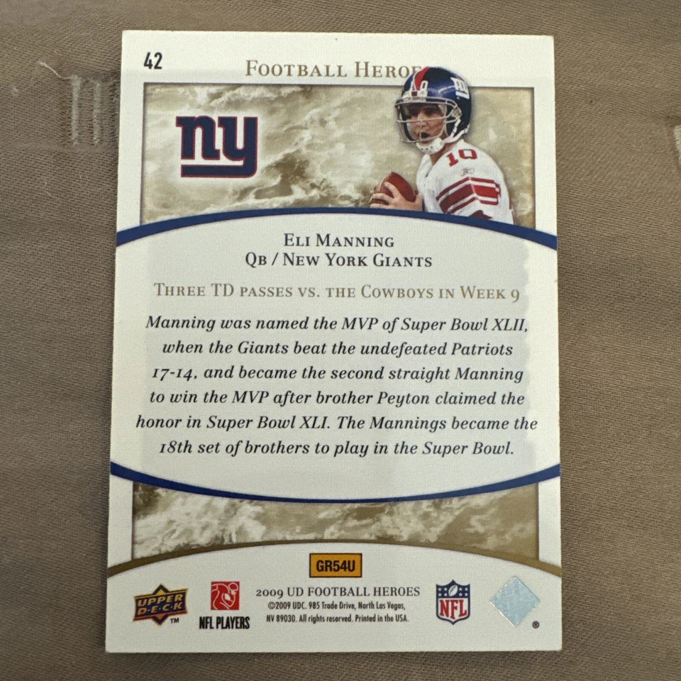 2009 UPPER DECK FOOTBALL HEROES ELI MANNING # 42 - Image 2 of 4