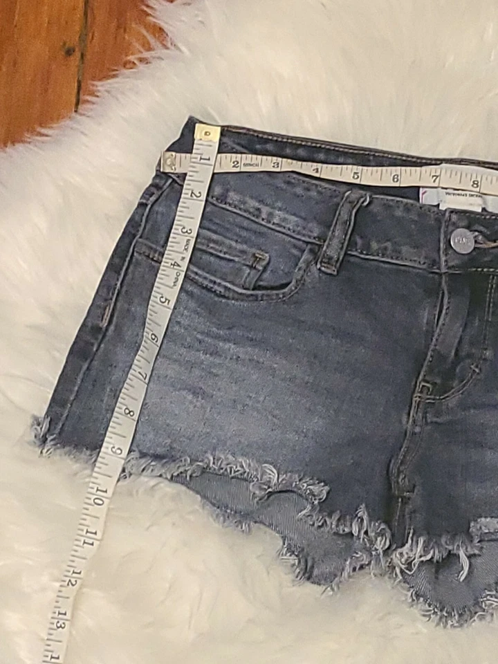 Pantalones cortos de mezclilla desgastados ROSA Victoria's Secret para mujer talla 2 Foto 4 de 4