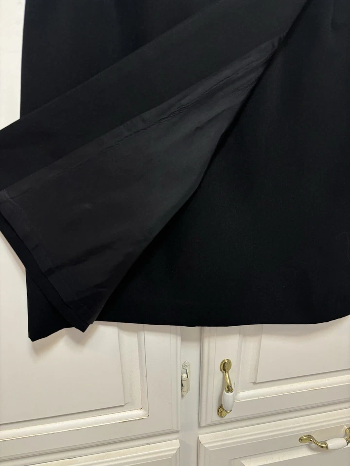 Falda deportiva Geoffrey Beene negra envolvente a presión para mujer talla 4” Foto 3 de 4