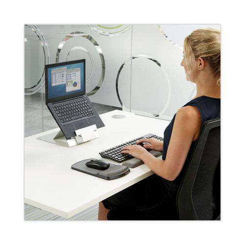 Fellowes® Gel Mouse Pad w/Wrist Rest, Nonskid, 6 1/4 x 10 1/8, Platinum/Graphite - Picture 4 of 7