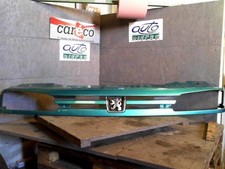 Calandre Peugeot 806