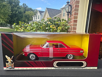 Yat Ming Road Signature Deluxe Edition 1:18 1964 Ford Falcon Diecast Metal Red