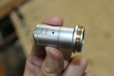 DEFECTIVE LEICA 20X POL 20X040 556043 MICROSCOPE OBJECTIVE G3D