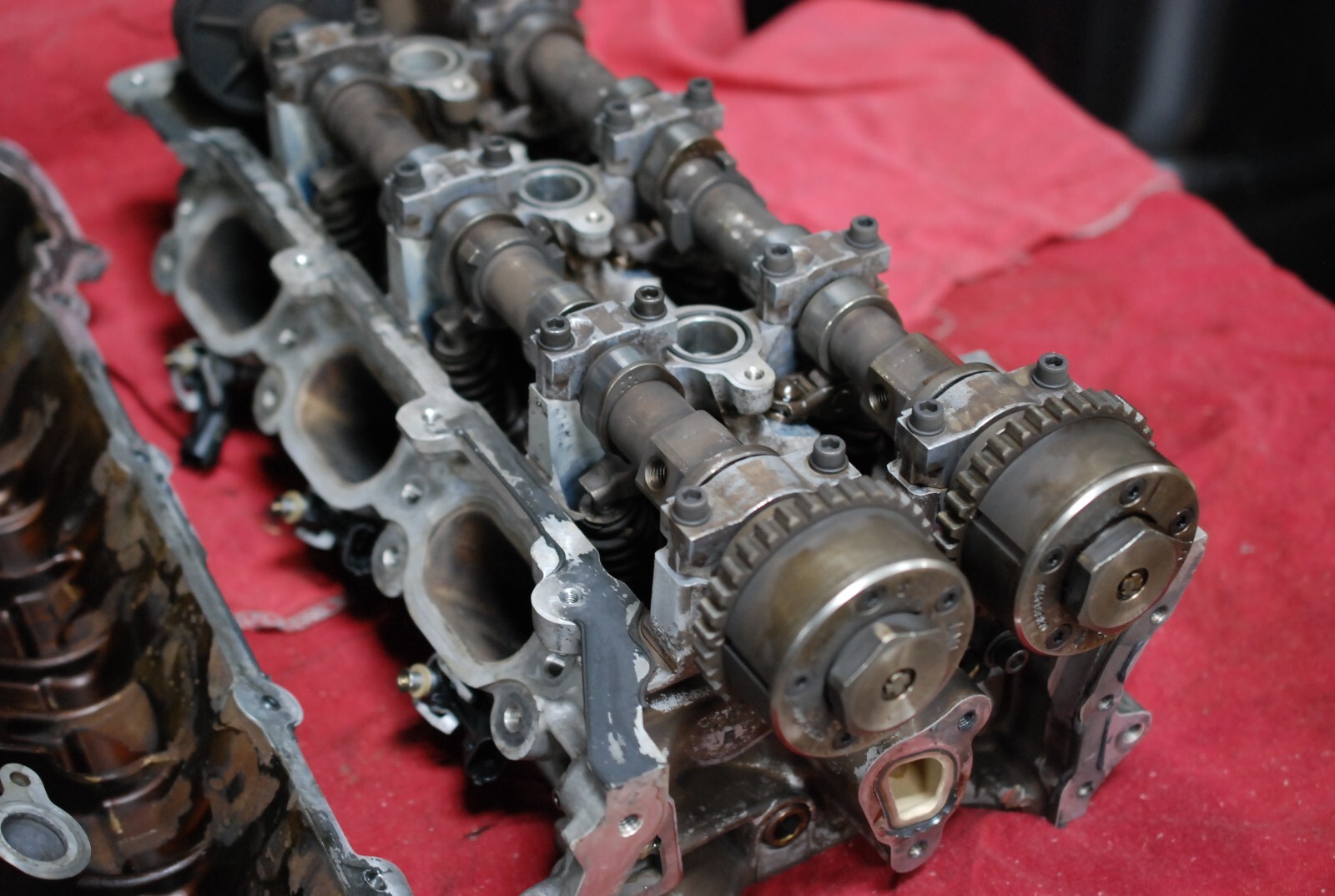 2014 - 2017 MASERATI GHIBLI 3.0 LEFT SIDE CYLINDER HEAD W VALVE COVER&FUEL RAIL
