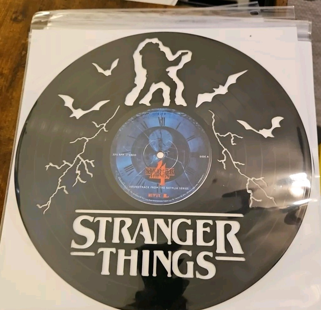 Stranger Things 限定盤 LP Stranger Things Deluxe Edition Vinyl Volume 1 - GeekAlerts