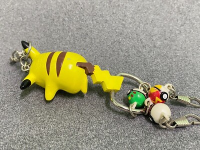 Pikachu Pokemon monster Figure Banpresto 2000 Keychain Collection