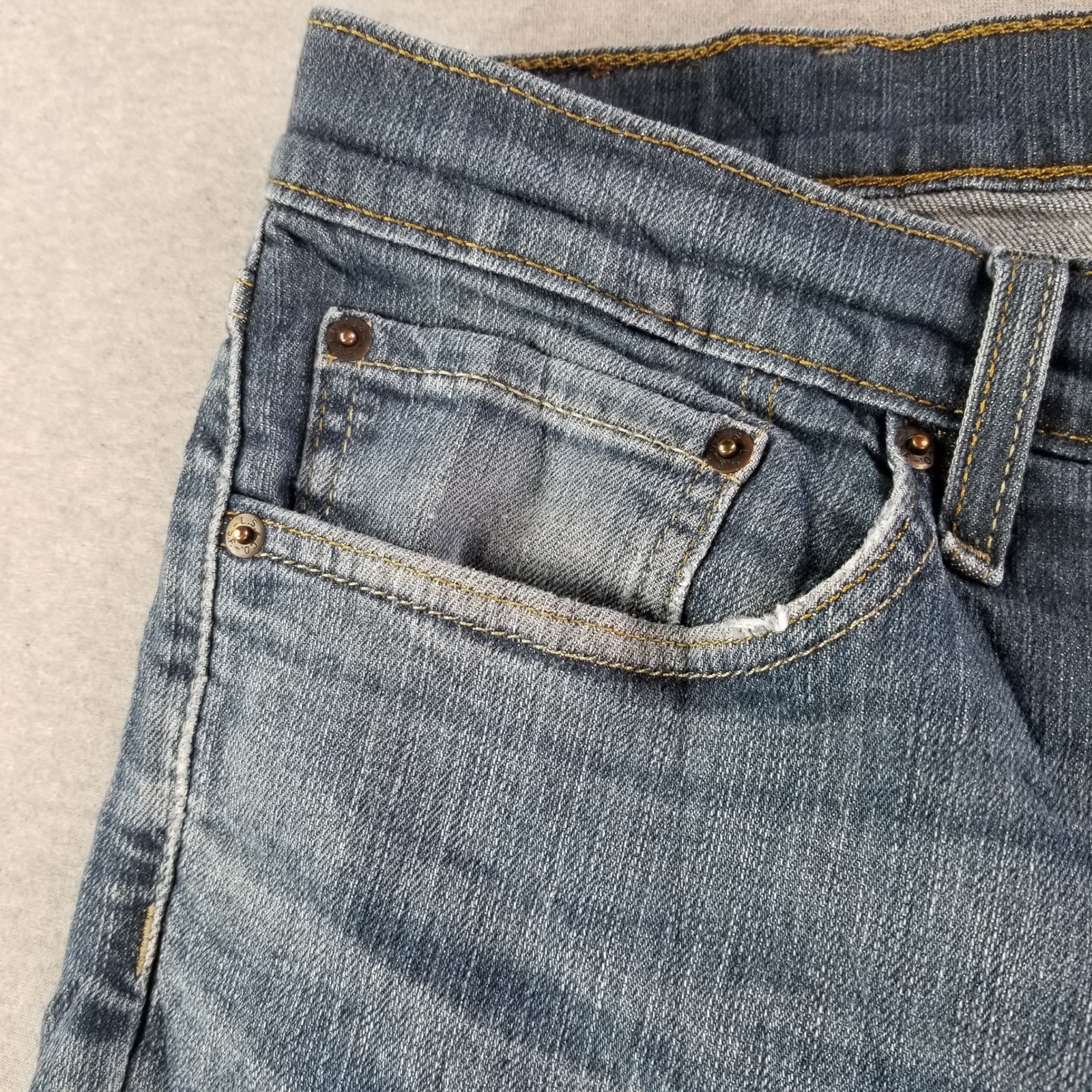 Mens Levi Signatures Athletic Dark Wash Blue Jeans *See Photo for measurements* thumbnail 4