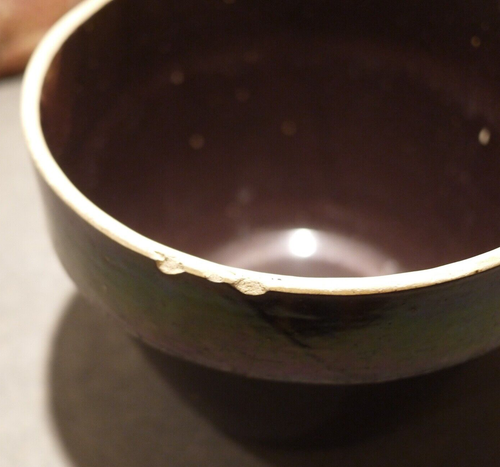 VINTAGE LARGE COUNTRY ALBANY SLIP STONEWARE MIXING BOWL - 9 3/8" DIAMETER - Picture 3 of 4