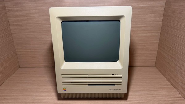 LEER INFORMACIÓN - Carcasa y pantalla de ordenador Apple Macintosh SE (NO INCLUYE PLACA)