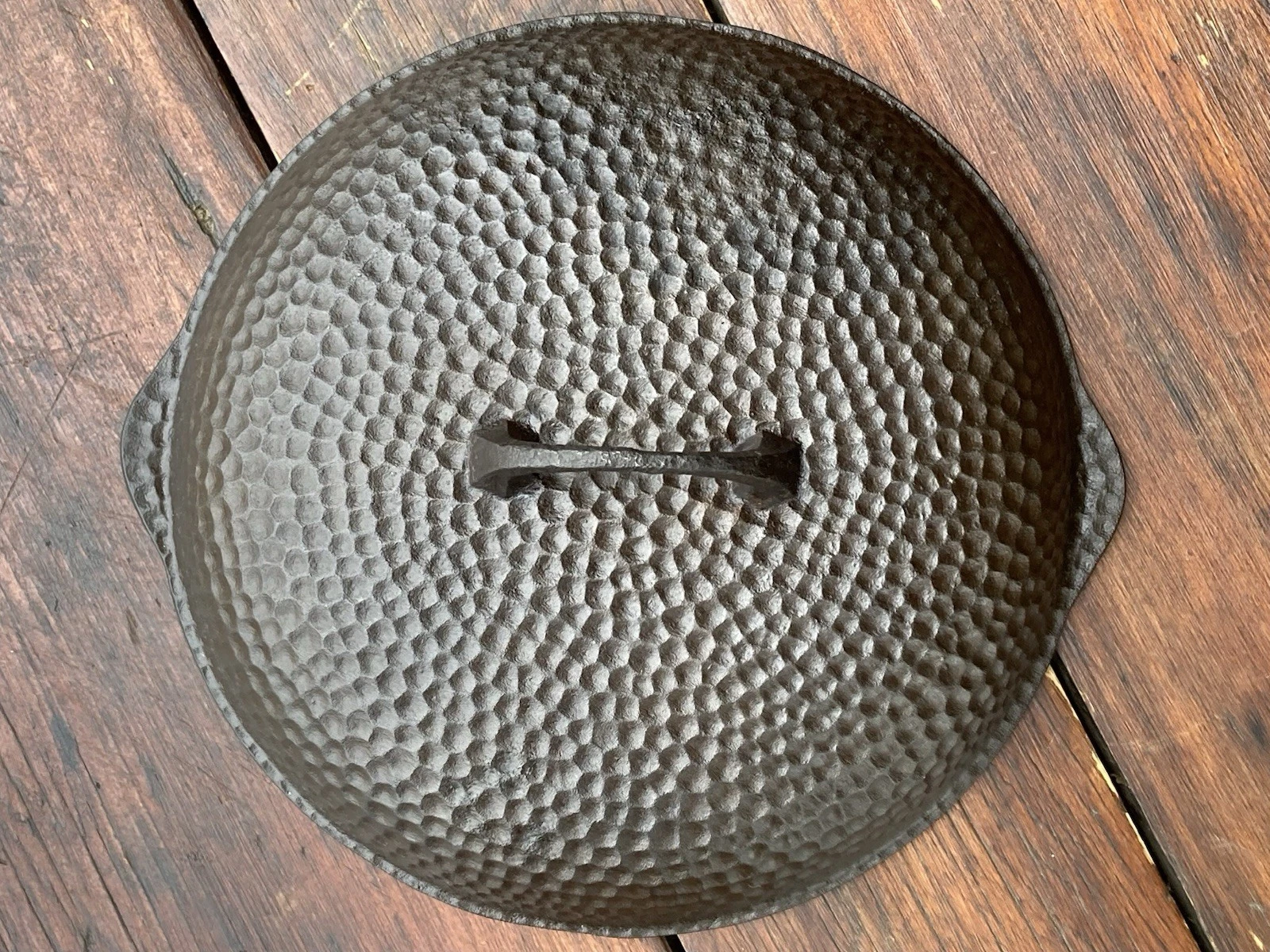 Chicago Hardware Foundry Cast Iron #10 Hammered Skillet Lid
