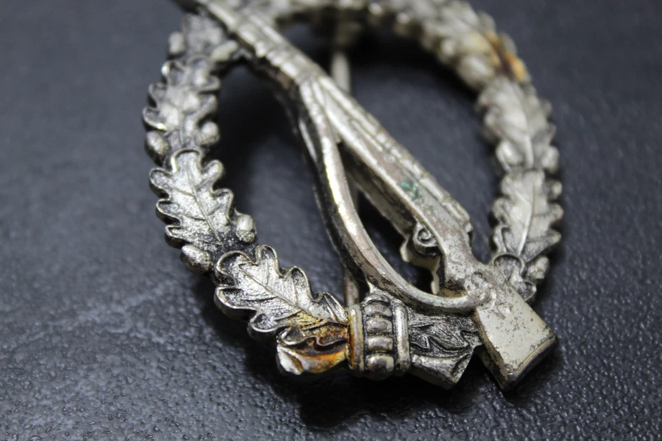 Infanterie Sturmabzeichen Silber in der 1957iger Form, S&Lück (259.) - Bild 3 von 4