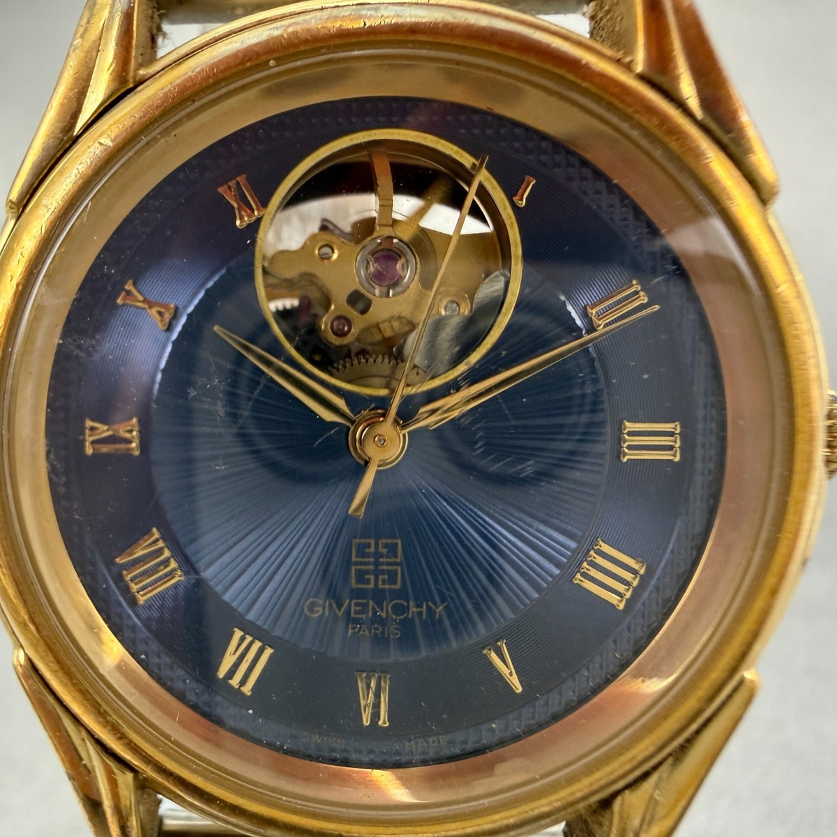 GIVENCHY腕時計 Givenchy Kashmir Watch Women 31mm White Dial Two Tone Date Round