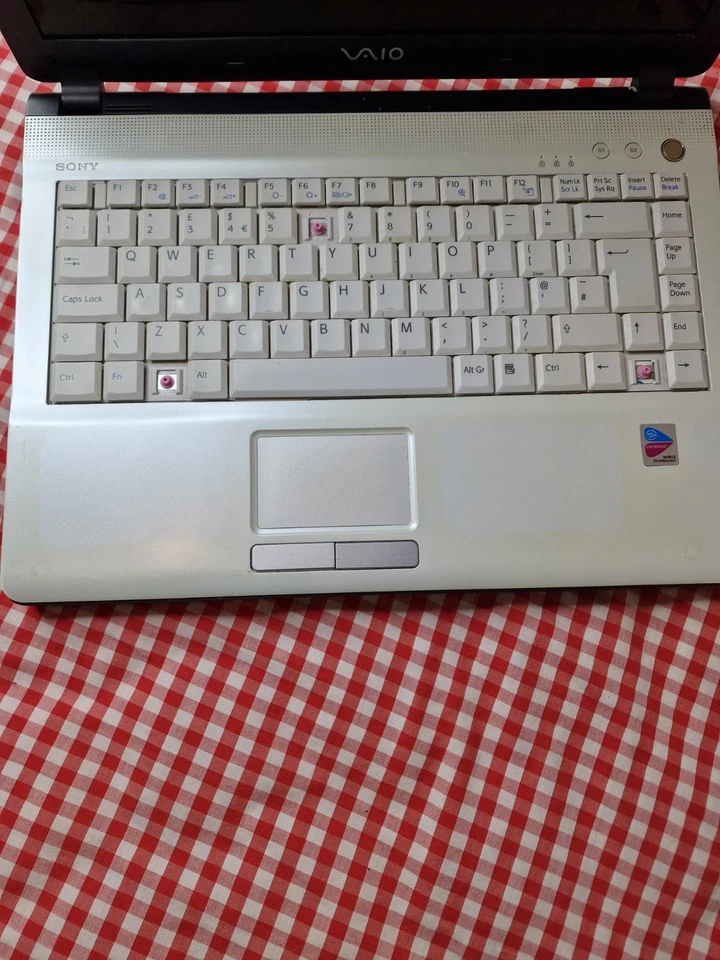 Sony Vaio VGN-FJ3S PCG-7Q1M Laptop Damaged Screen And Case Missing Parts Faulty - Image 4 of 4