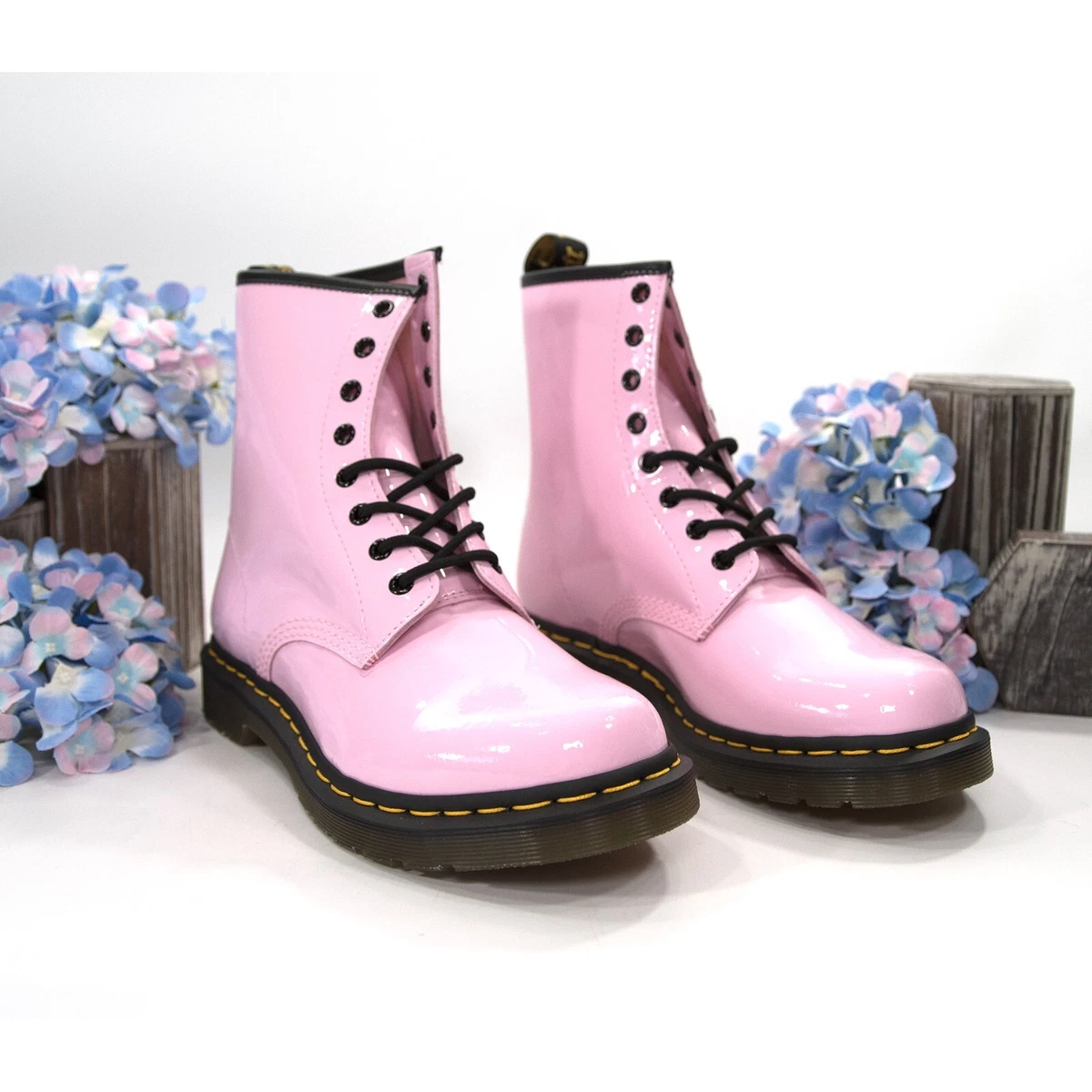 Dr martens cheap pink laces