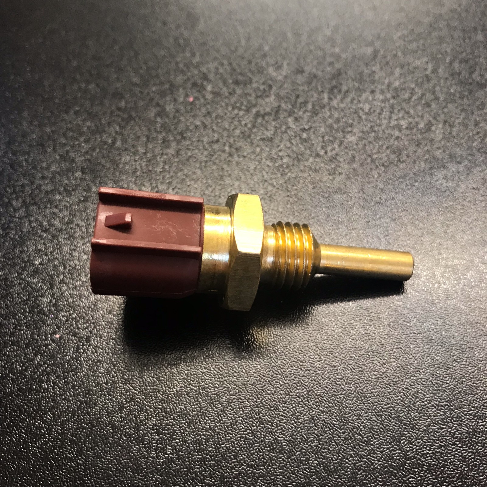 Coolant Engine Water Temp Sensor 22630AA041 22630AA040 Fits Subaru