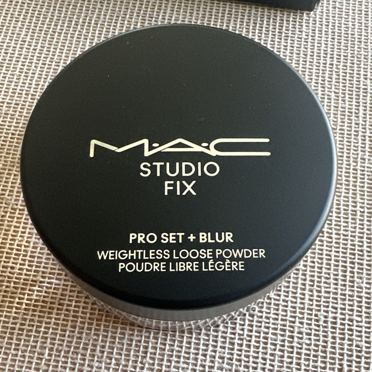MAC STUDIO FIX PRO SET + BLUR Weightless Loose Powder MEDIUM DEEP