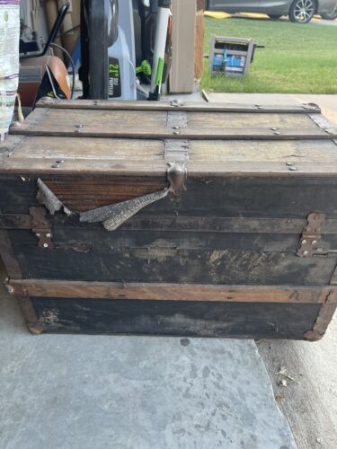 Antique Metal / Tin / Wood - Travel Trunk - Picture 14 of 19
