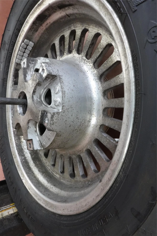 2013 07-17 TRIUMPH ROCKET III TOURING Rear DUNLOP Tire Rim Wheel 180/65 B16 - Image 4 of 4