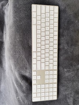 Apple Magic A1843 Magic Keyboard W/ Numeric Keys White Fully Tested Works Great