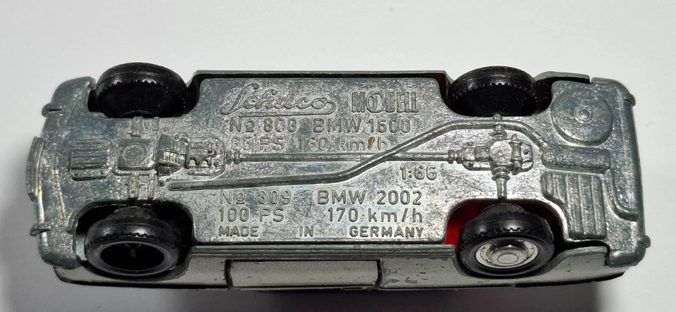 BMW 2002 1/66 Schuco grigia - Immagine 4 di 4