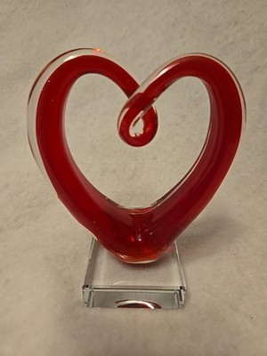 MURANO Art Glass Red Heart Love Sculpture Or Leonardo. Un-Marked Glass Base
