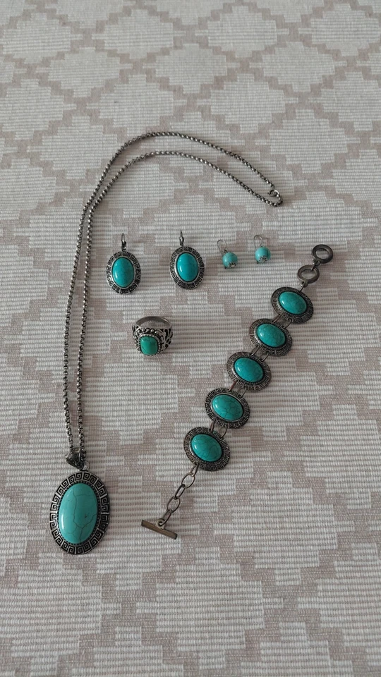 5 Teiliges Schmuckset mit Türkisen Steinen