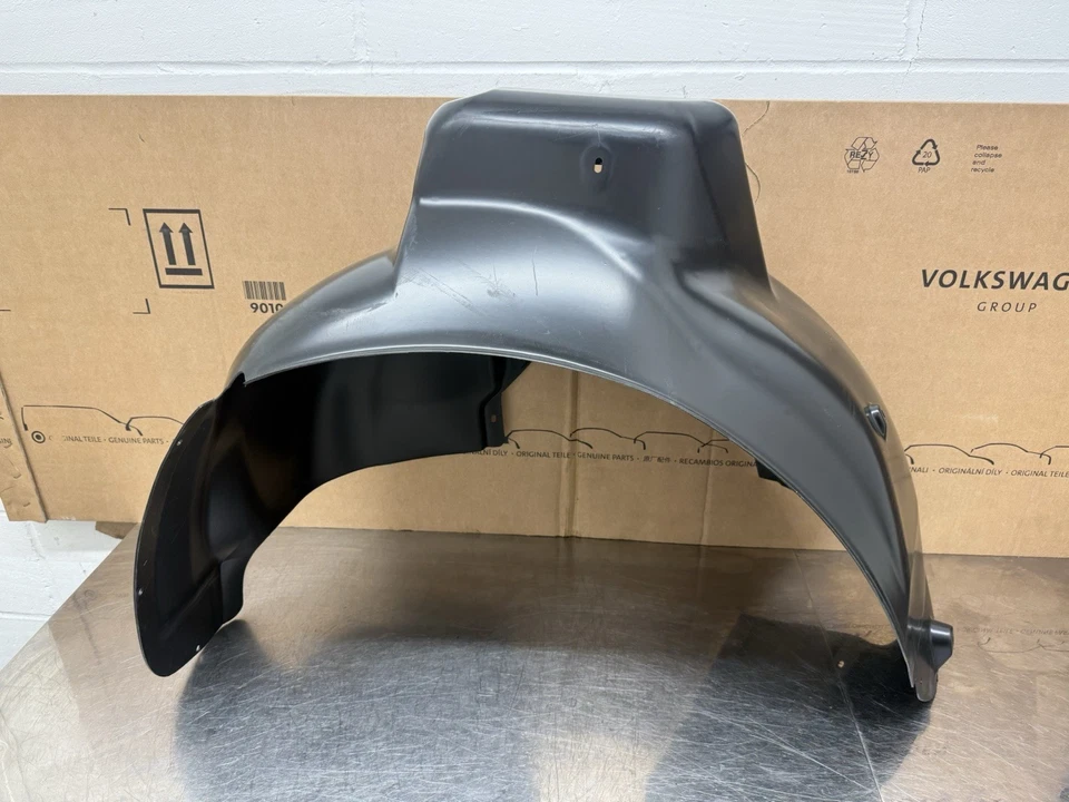 Cubierta interior del arco de rueda trasera derecha Audi RS4 B5 Avant Estate 8D0810172D NUEVA Foto 2 de 4