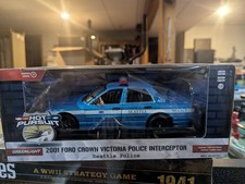 2001 FORD CROWN VICTORIA INTERCEPTOR "SEATTLE POLICE" 1/24 BY GREENLIGHT 85571
