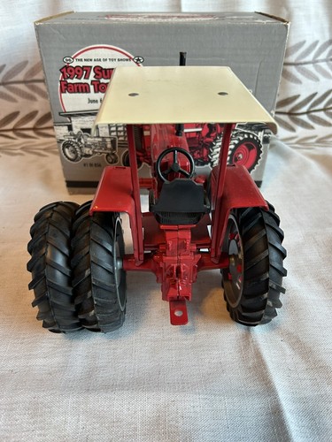 1/16 Ertl International 1026 Plow Tractor 1997 Summer Farm Toy Show - Picture 5 of 11