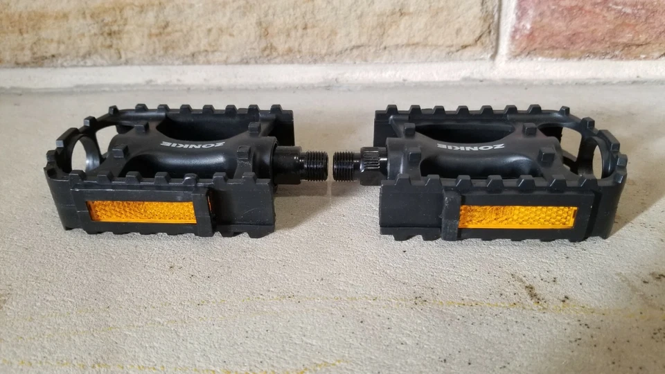 Pedales de bicicleta ZONKIE, pedales de bicicleta, pedales de plástico MTB, 9/16 pulgadas Foto 2 de 4