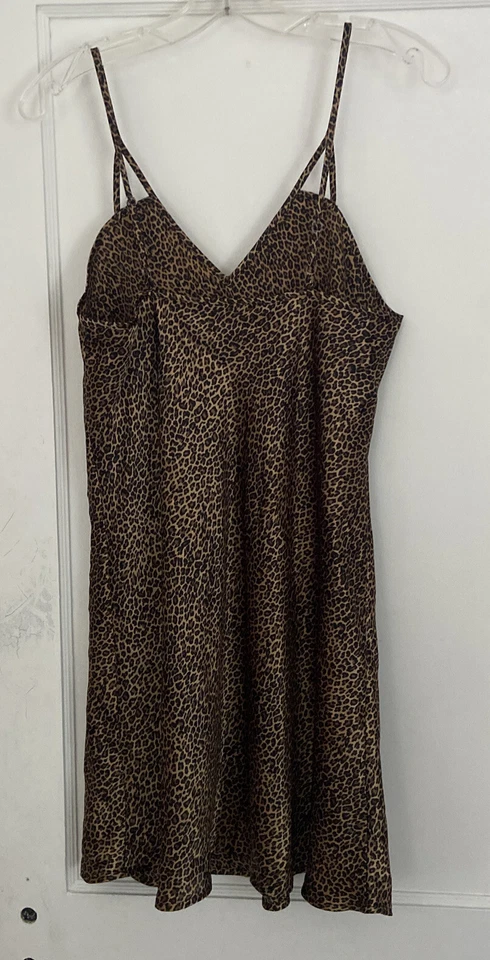 Morgan Taylor Intimates Bata y Slip Chemise Camisón CONJUNTO Leopardo Talla Pequeña/Mediana Foto 3 de 4