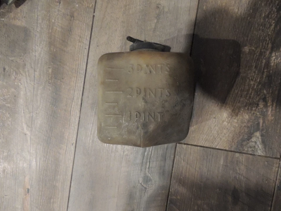 Chevrolet Corvette C3 1973-1977 tanque de expansión de radiador de refrigerante OEM Foto 3 de 4