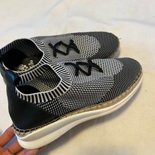 Vince Camuto AFFINA Womens Synthetic Knit Fabric Slip-On Sneakers Size 7.5