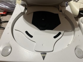 SEGA Dreamcast HKT-3020 Console Lot, 5 Controllers, 3 VMU, 2 Games! Works Great!