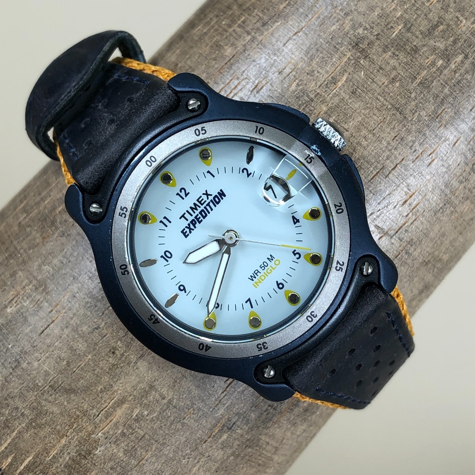 Vintage Timex Expedition Men Indiglo Black Leather Band Quartz 30mm Watch 6 1/2"