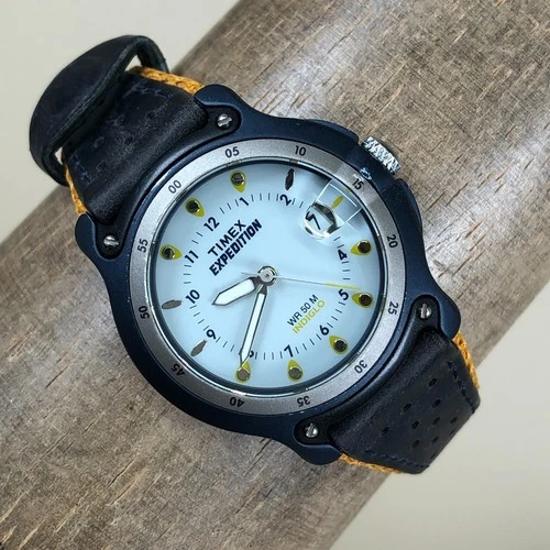 Vintage Timex Expedition Men Indiglo Black Leather Band Quartz 30mm Watch 6 1/2"