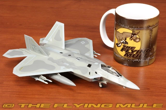 Hobby Master 1:72 F-22A Raptor ВВС США 412 TW, 411 FLTS Raptor 07 - Изображение 4 из 4
