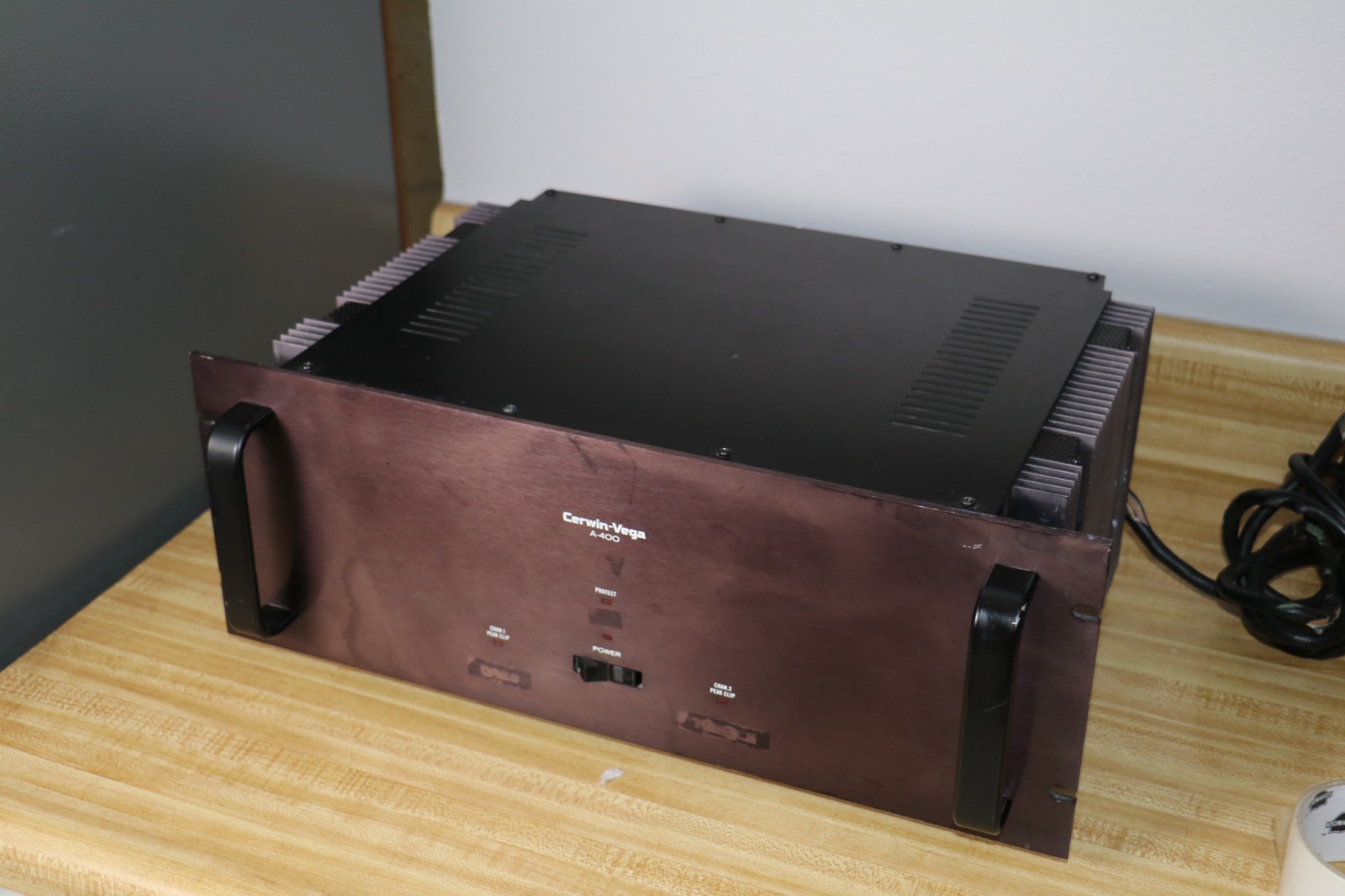 Cerwin Vega A400 Vintage 2ch Power Amplifier 225 wpc  - WORKING CONDITION