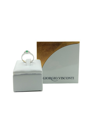 Damenring by Giorgio Visconti, aus 18kt Weißgold mit Diamanten und Smaragden.