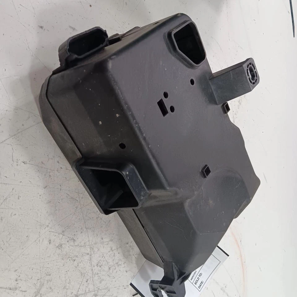 Compartimento de motor de caja de fusibles para Dodge Dart 15-16 Foto 3 de 4