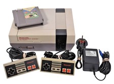 Nintendo NES Console 2x Controllers & World Cup Game - READ DESCRIPTION
