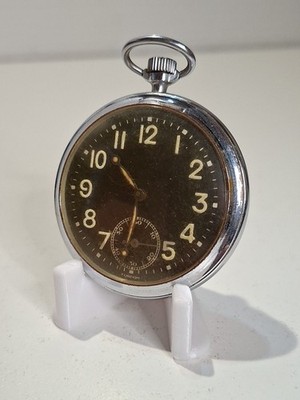 Taschenuhr schwarzes Zifferblatt Militärtyp 40er Jahre