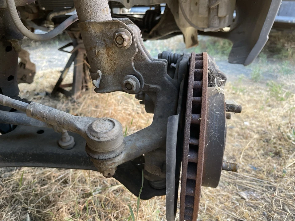 2001 Nissan Sentra Gxe Left Front Spindle No Abs 2000-2006 - Image 3 of 4