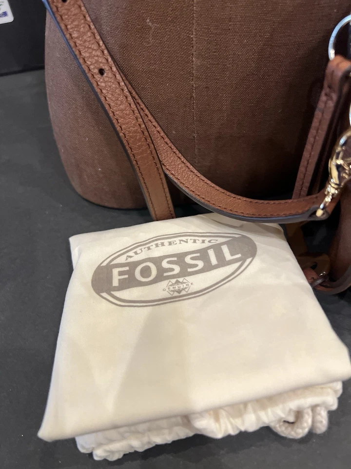 Сумка через плечо Fossil новая без ценников Sydney бахрома коричневая кожа регулируемая через плечо. Ремешок - Изображение 2 из 4