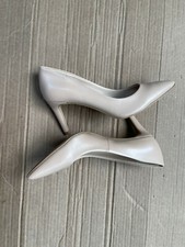 misha pump shop all kelly  katie beige faux leather Size 7M