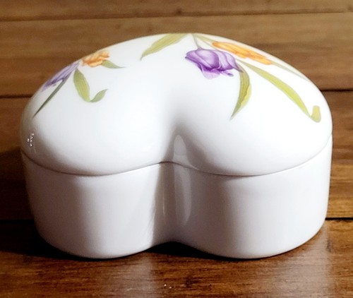 Limoges France Porcelain Floral Puff Heart Trinket Box, Vintage - Picture 4 of 6